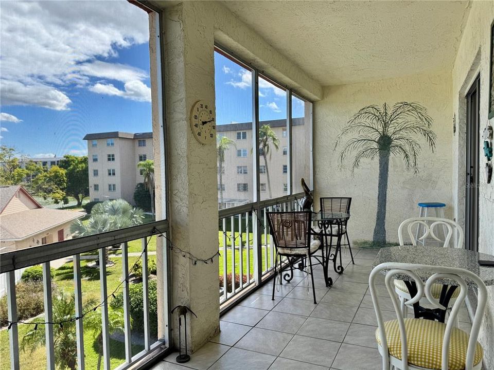 For Sale: $125,000 (2 beds, 1 baths, 912 Square Feet)