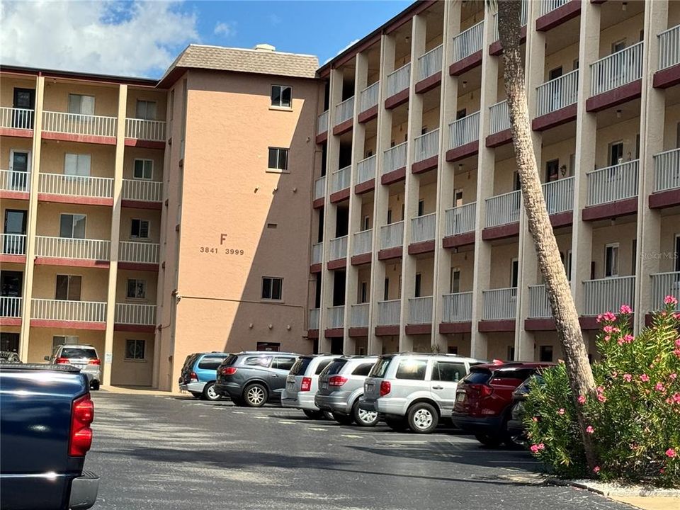 For Sale: $125,000 (2 beds, 1 baths, 912 Square Feet)