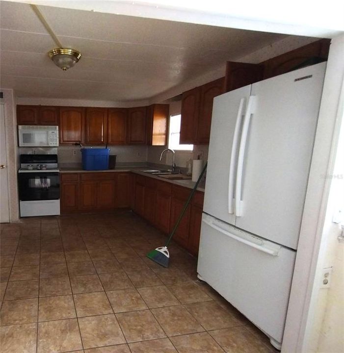 For Sale: $85,900 (2 beds, 1 baths, 768 Square Feet)