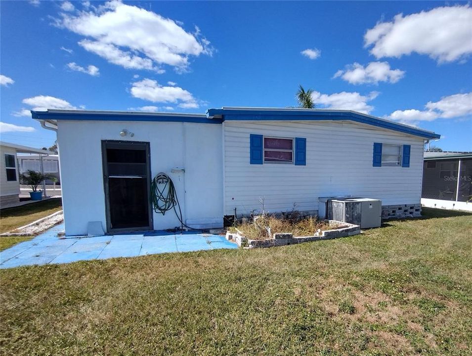 For Sale: $85,900 (2 beds, 1 baths, 768 Square Feet)