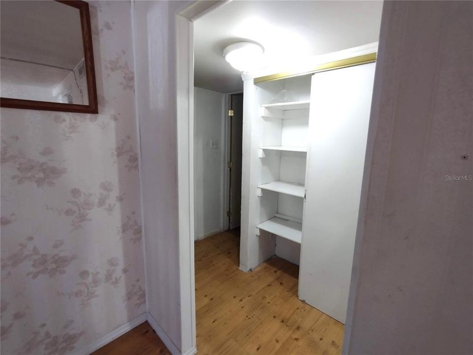 For Sale: $85,900 (2 beds, 1 baths, 768 Square Feet)