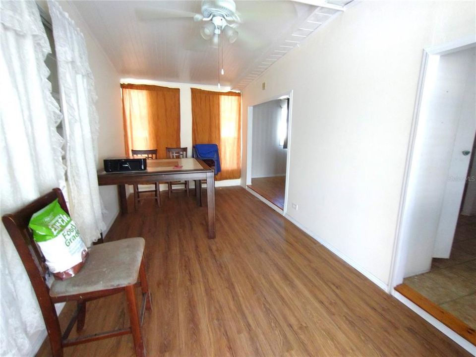 For Sale: $85,900 (2 beds, 1 baths, 768 Square Feet)