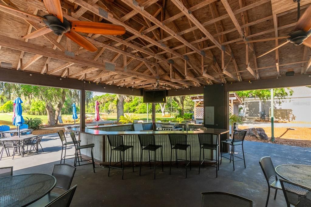 待售: $600,000 (0.18 acres)