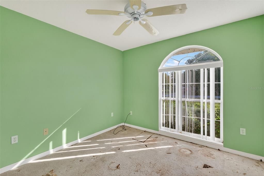 待售: $230,000 (3 贝兹, 2 浴室, 1615 平方英尺)