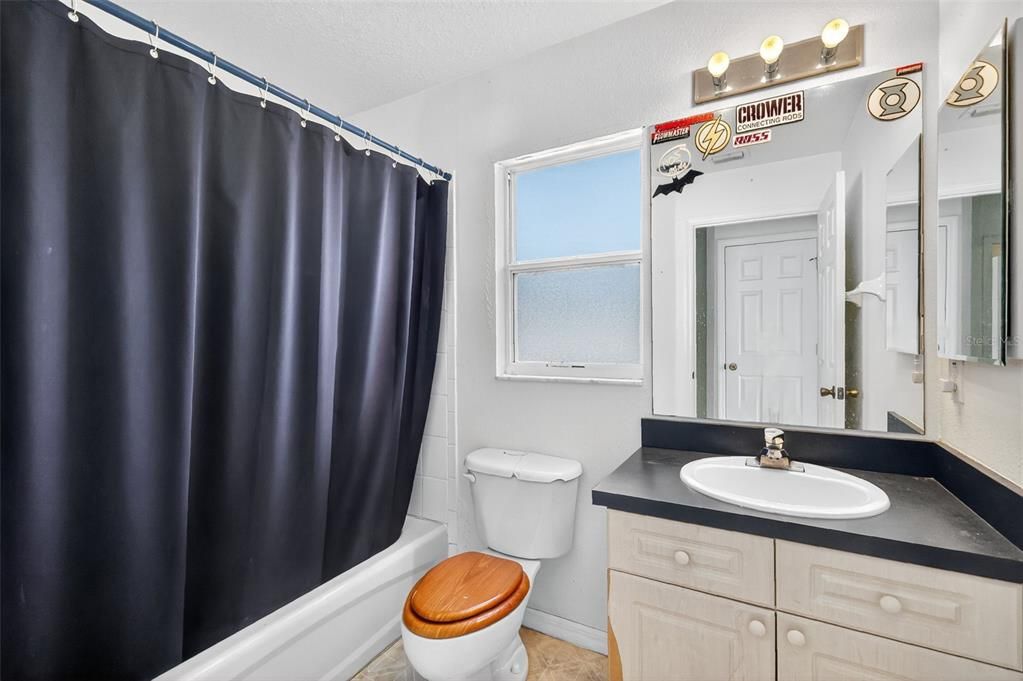 待售: $230,000 (3 贝兹, 2 浴室, 1615 平方英尺)