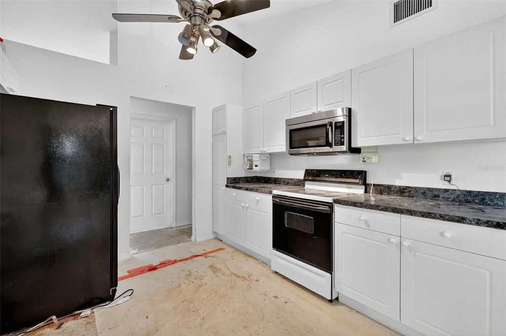 待售: $230,000 (3 贝兹, 2 浴室, 1615 平方英尺)