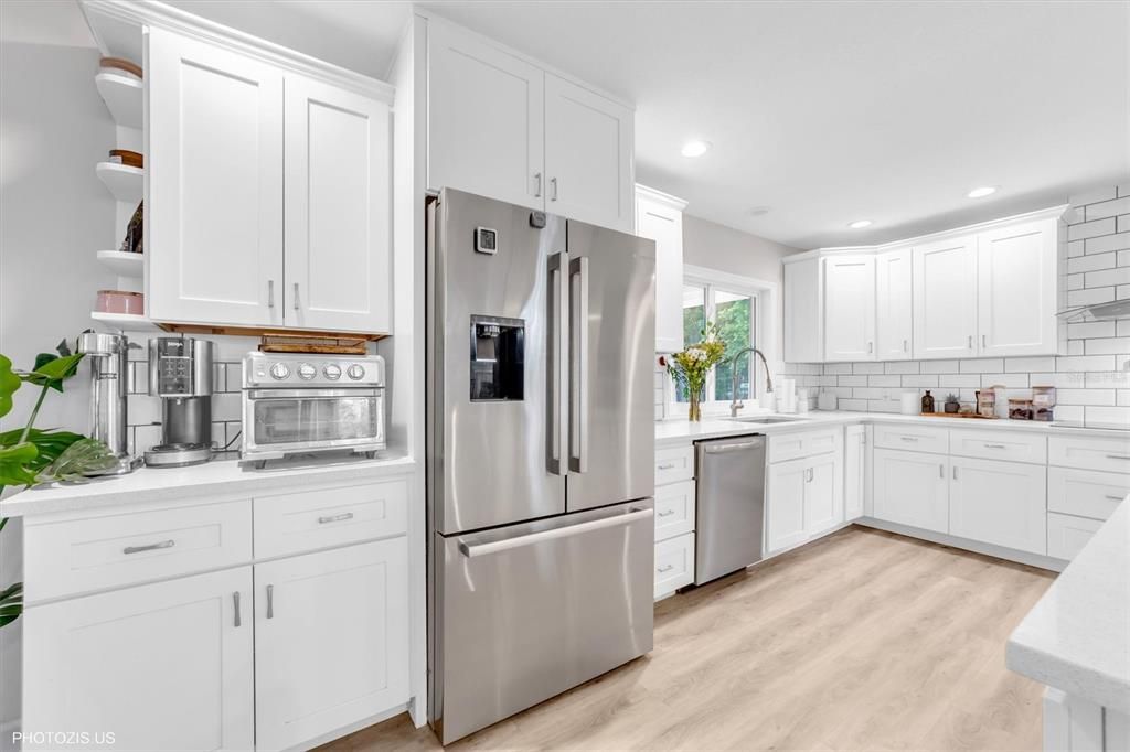 На продажу: $825,000 (4 спален, 3 ванн, 3496 Квадратных фут)