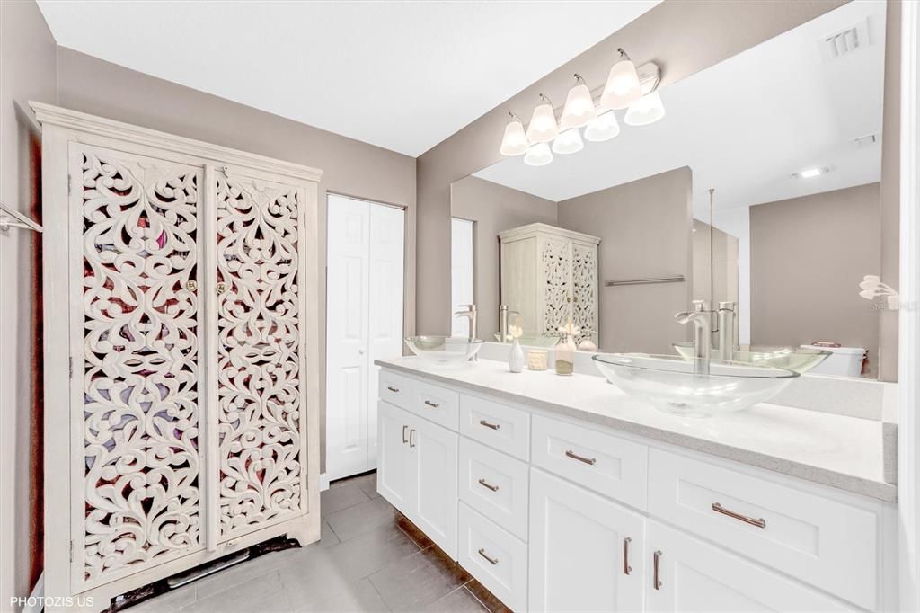 На продажу: $825,000 (4 спален, 3 ванн, 3496 Квадратных фут)