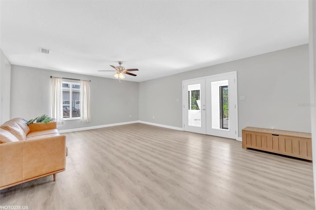 На продажу: $825,000 (4 спален, 3 ванн, 3496 Квадратных фут)