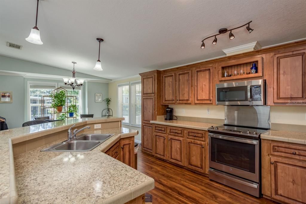 En Venta: $250,000 (2 camas, 2 baños, 1442 Pies cuadrados)