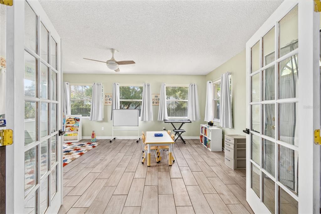 For Sale: $255,000 (3 beds, 2 baths, 2086 Square Feet)