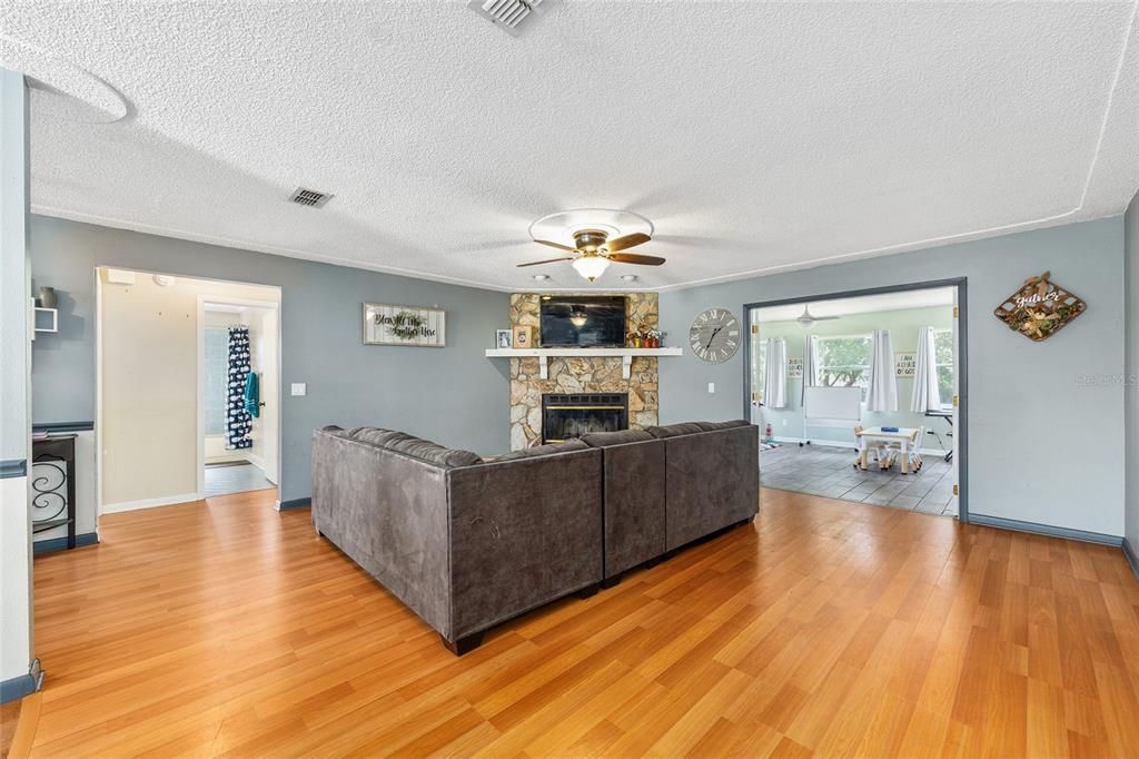 For Sale: $255,000 (3 beds, 2 baths, 2086 Square Feet)