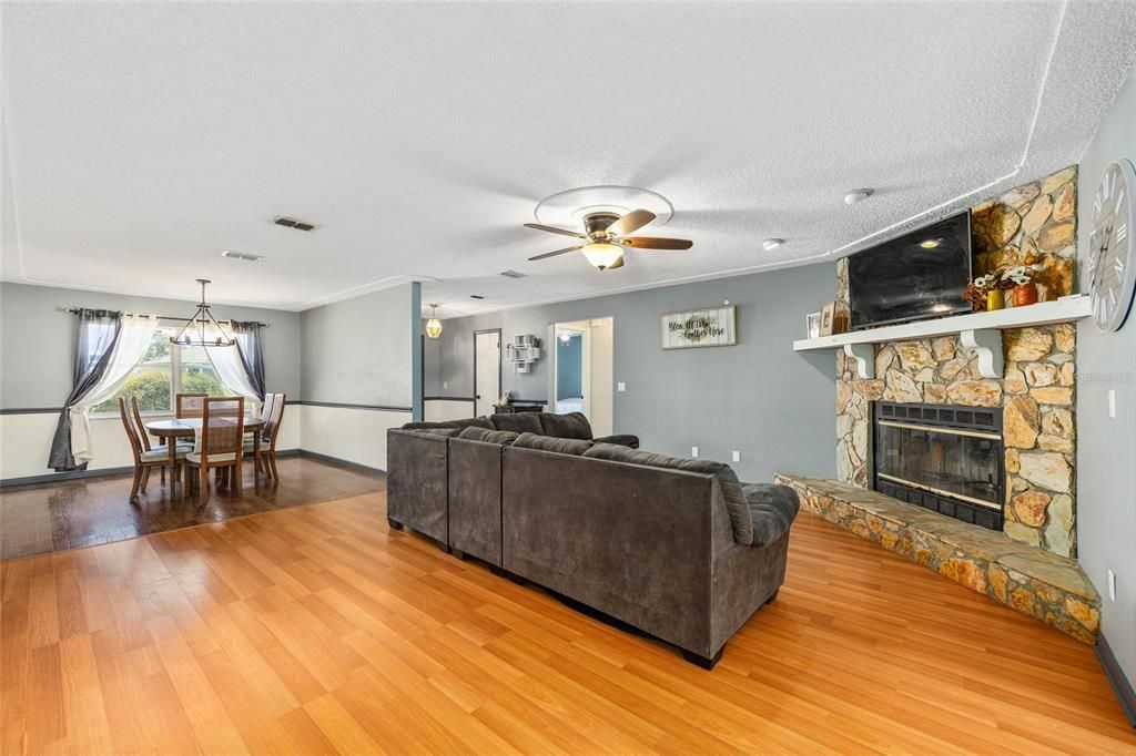 For Sale: $255,000 (3 beds, 2 baths, 2086 Square Feet)