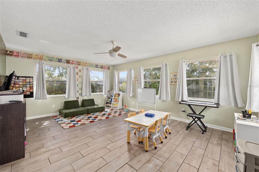 For Sale: $255,000 (3 beds, 2 baths, 2086 Square Feet)