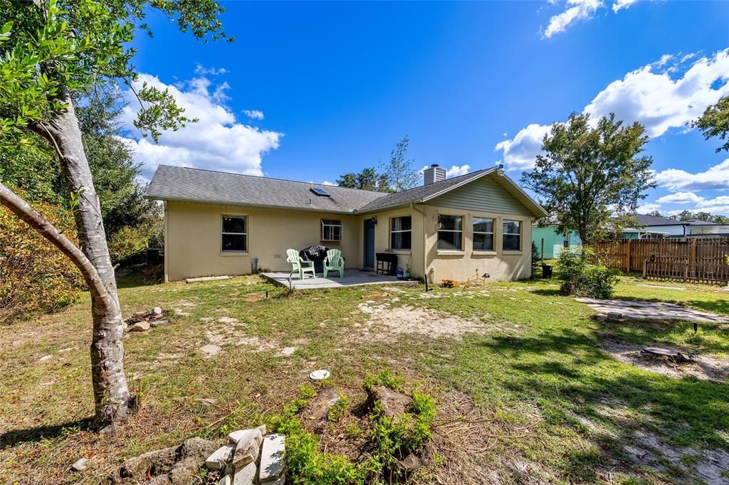 For Sale: $255,000 (3 beds, 2 baths, 2086 Square Feet)