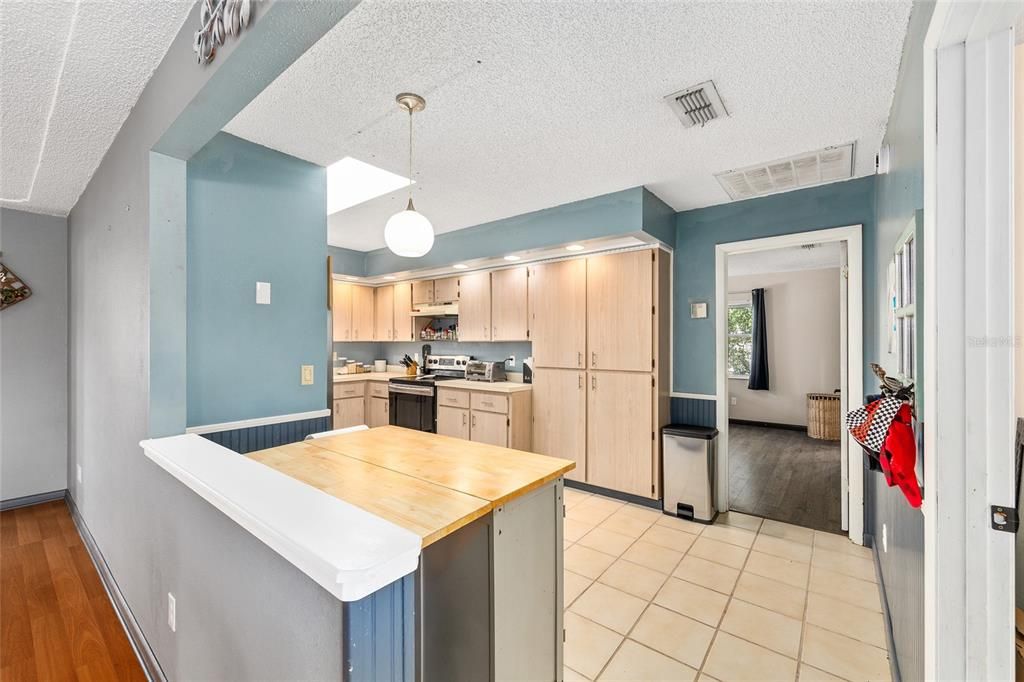 For Sale: $255,000 (3 beds, 2 baths, 2086 Square Feet)