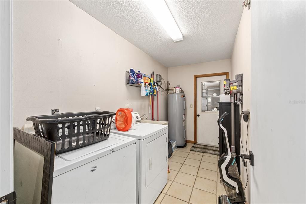 For Sale: $255,000 (3 beds, 2 baths, 2086 Square Feet)