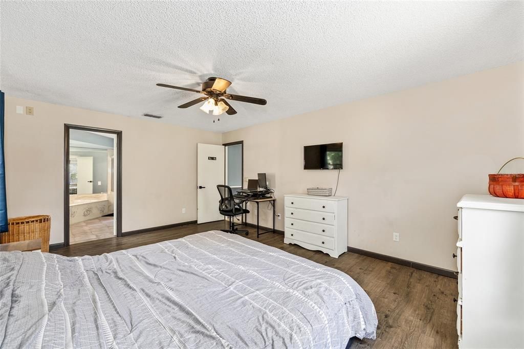 For Sale: $255,000 (3 beds, 2 baths, 2086 Square Feet)