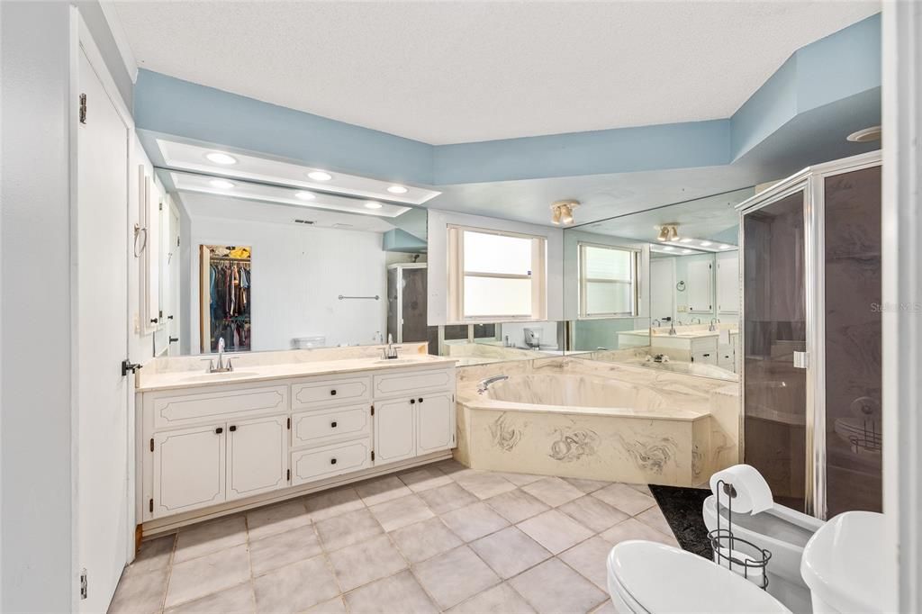 For Sale: $255,000 (3 beds, 2 baths, 2086 Square Feet)