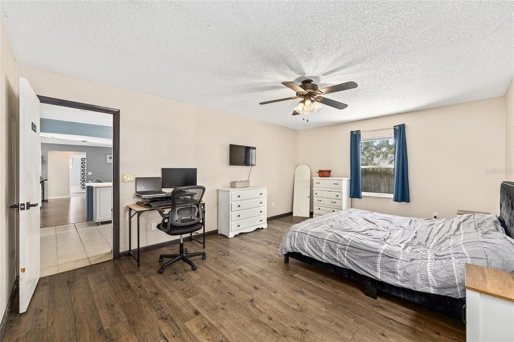 For Sale: $255,000 (3 beds, 2 baths, 2086 Square Feet)