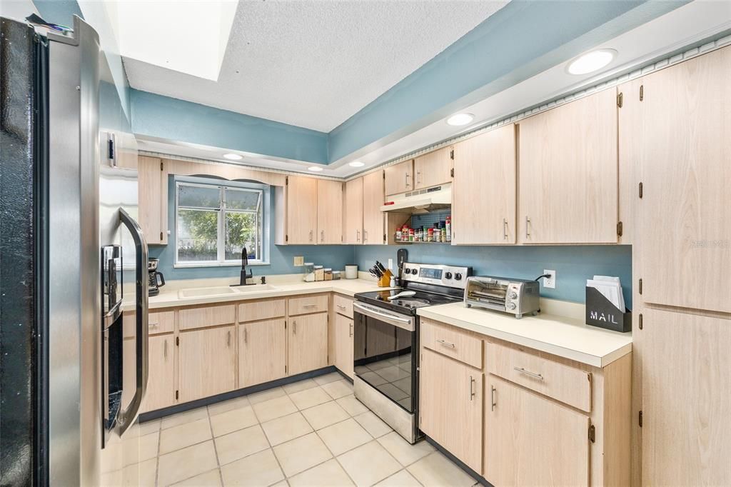 For Sale: $255,000 (3 beds, 2 baths, 2086 Square Feet)