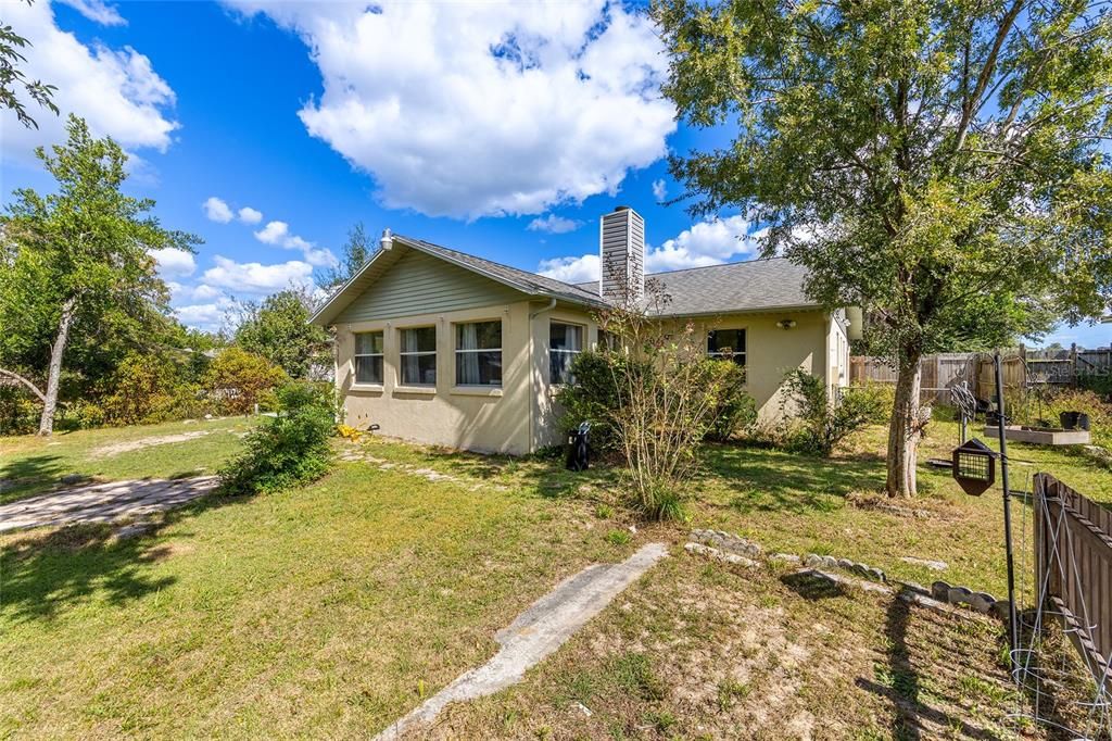 For Sale: $255,000 (3 beds, 2 baths, 2086 Square Feet)