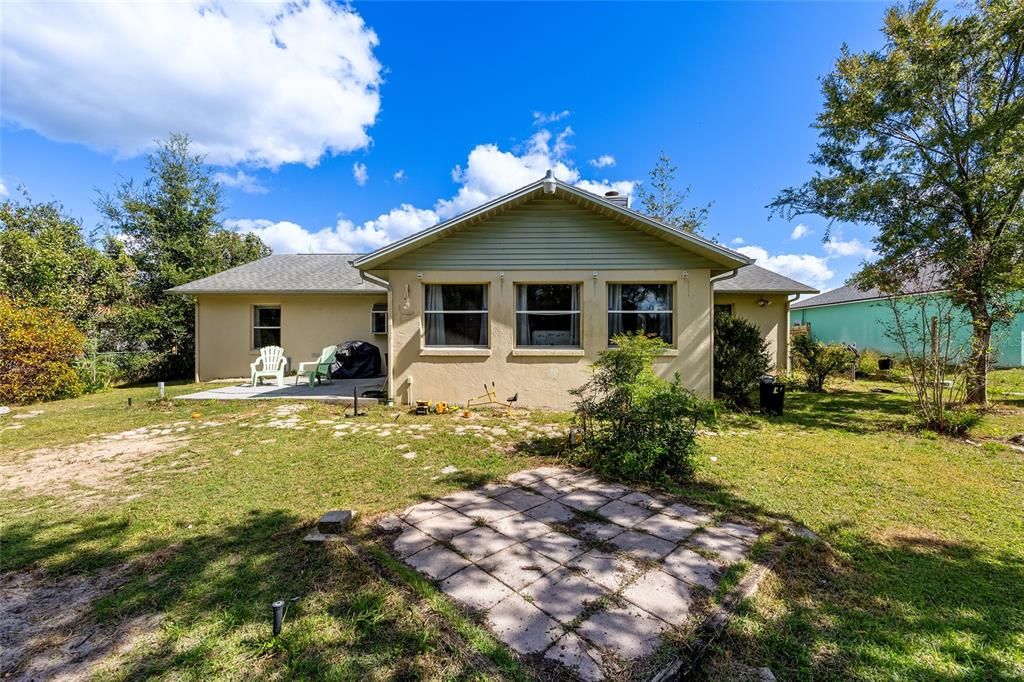 For Sale: $255,000 (3 beds, 2 baths, 2086 Square Feet)