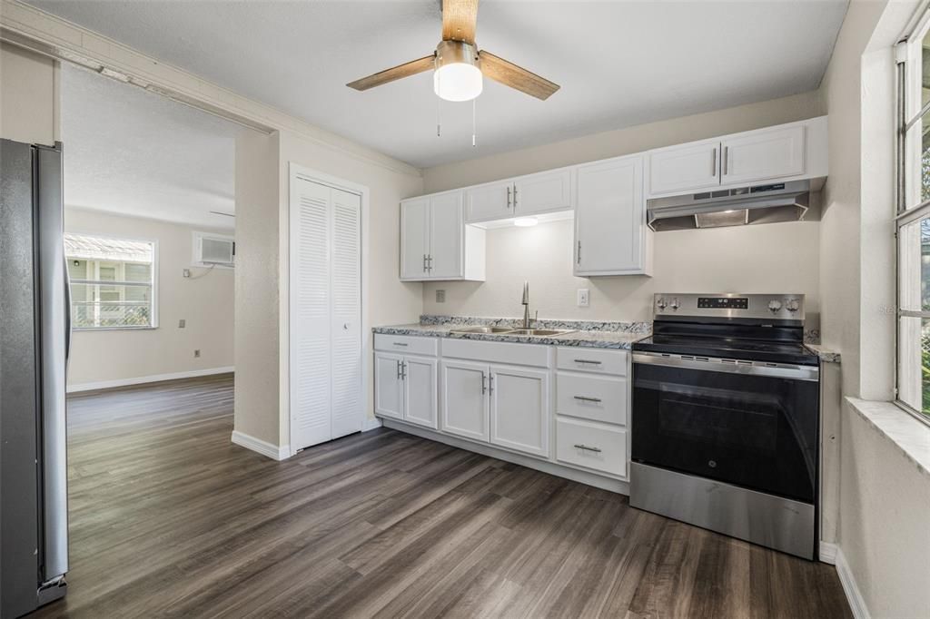 En Venta: $158,900 (2 camas, 2 baños, 1473 Pies cuadrados)