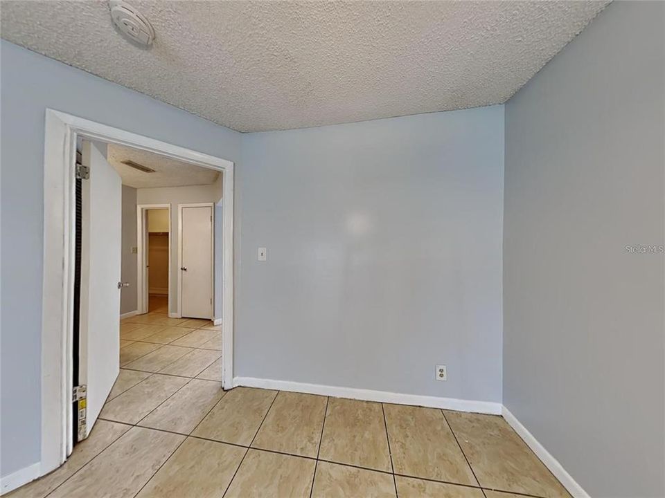 For Rent: $1,190 (1 beds, 1 baths, 642 Square Feet)