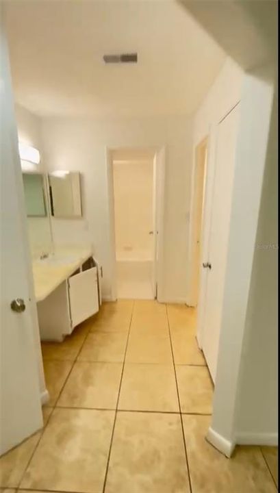For Rent: $1,190 (1 beds, 1 baths, 642 Square Feet)