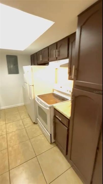 For Rent: $1,190 (1 beds, 1 baths, 642 Square Feet)