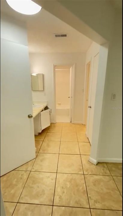 For Rent: $1,190 (1 beds, 1 baths, 642 Square Feet)