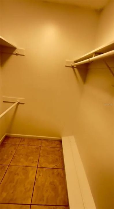 For Rent: $1,190 (1 beds, 1 baths, 642 Square Feet)