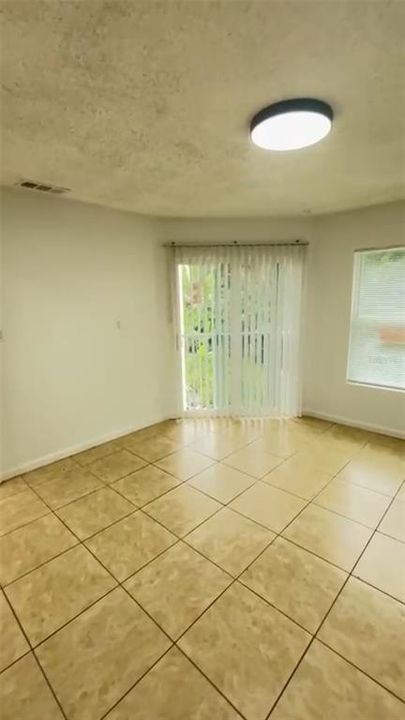 For Rent: $1,190 (1 beds, 1 baths, 642 Square Feet)