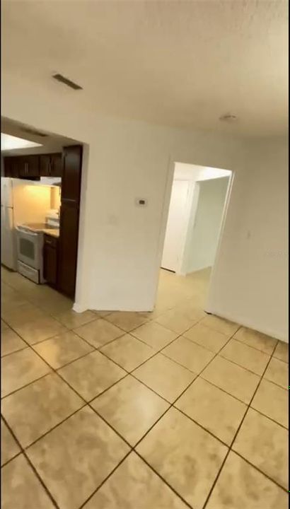 For Rent: $1,190 (1 beds, 1 baths, 642 Square Feet)