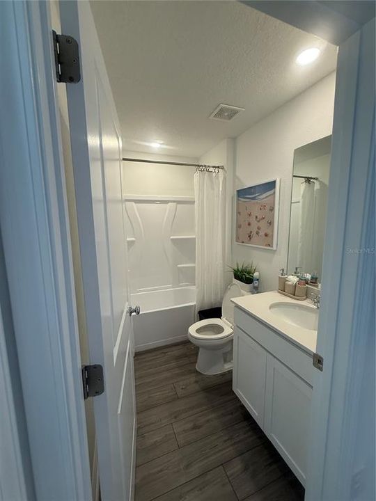 For Rent: $2,395 (4 beds, 3 baths, 2237 Square Feet)