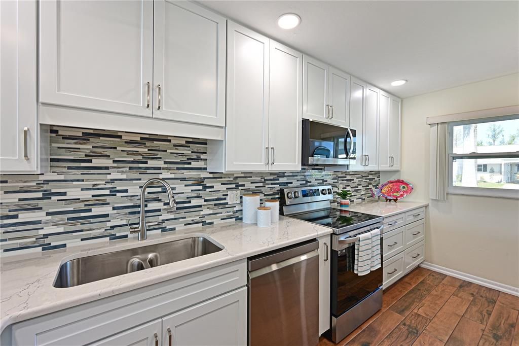 Под контрактом: $325,000 (2 спален, 2 ванн, 1321 Квадратных фут)