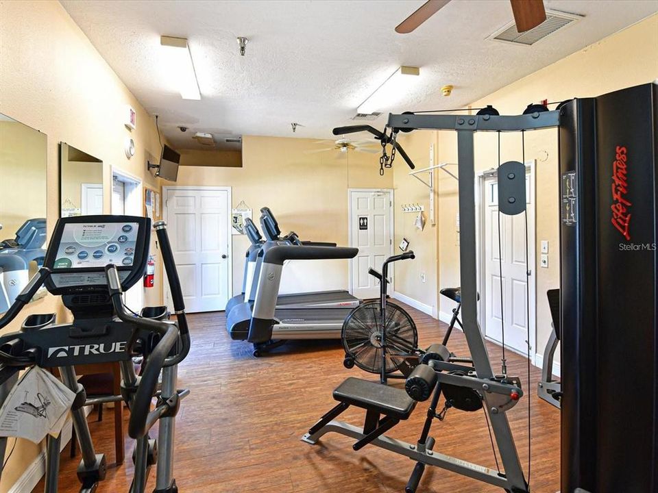 Под контрактом: $325,000 (2 спален, 2 ванн, 1321 Квадратных фут)