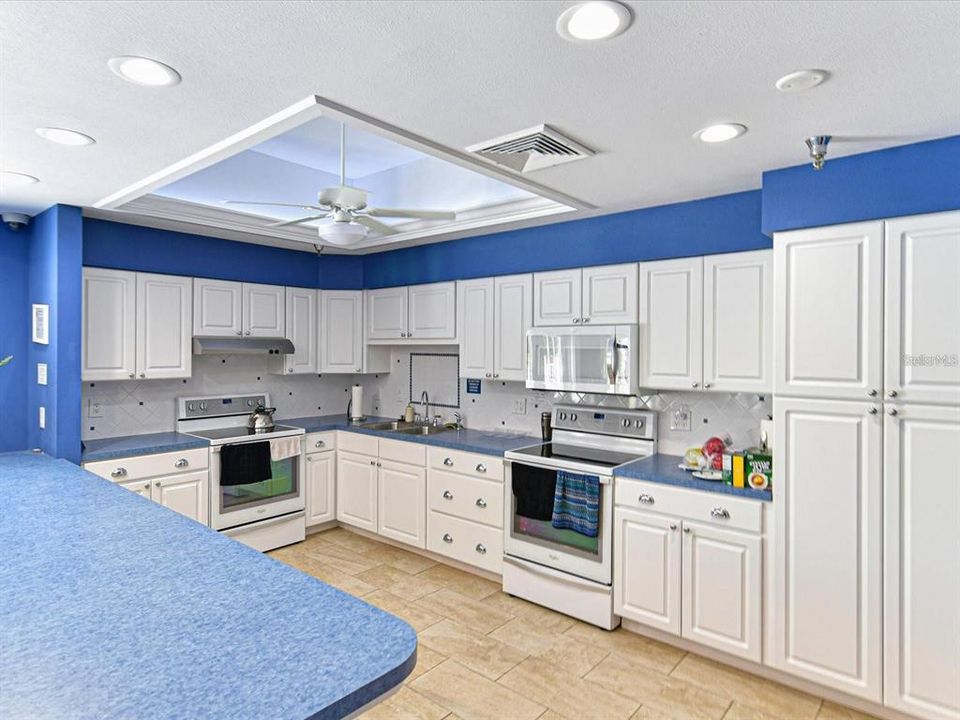 Под контрактом: $325,000 (2 спален, 2 ванн, 1321 Квадратных фут)