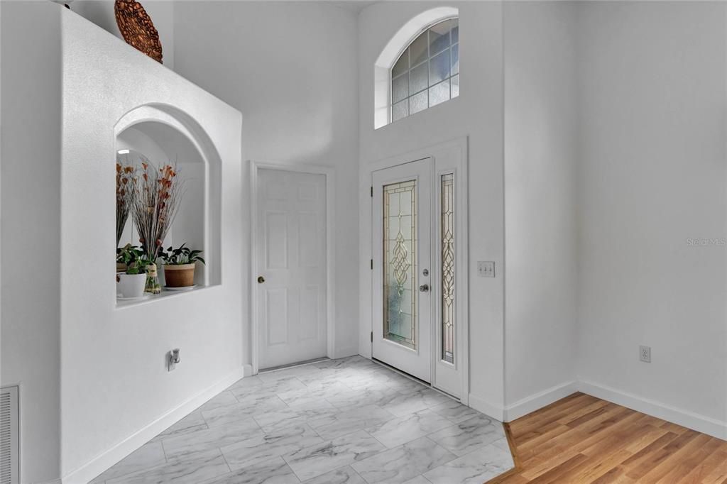 For Sale: $400,000 (4 beds, 3 baths, 1940 Square Feet)