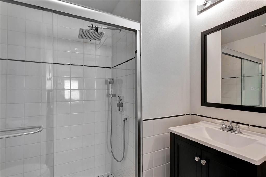 For Sale: $400,000 (4 beds, 3 baths, 1940 Square Feet)