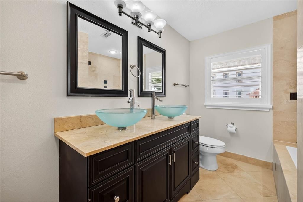 待售: $1,285,000 (3 贝兹, 2 浴室, 2336 平方英尺)