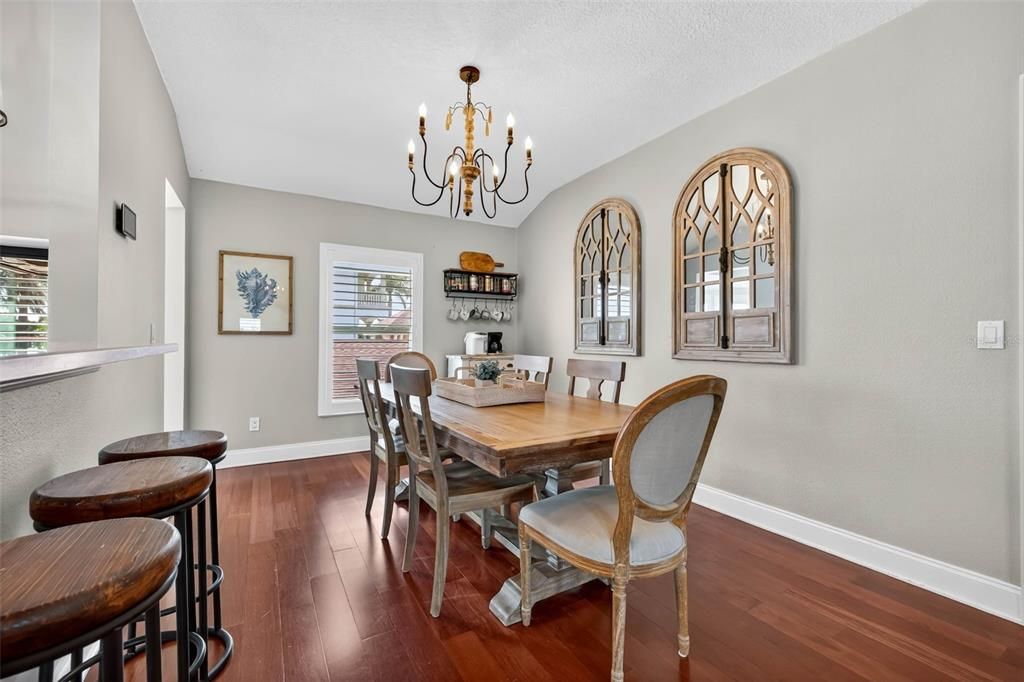 待售: $1,285,000 (3 贝兹, 2 浴室, 2336 平方英尺)