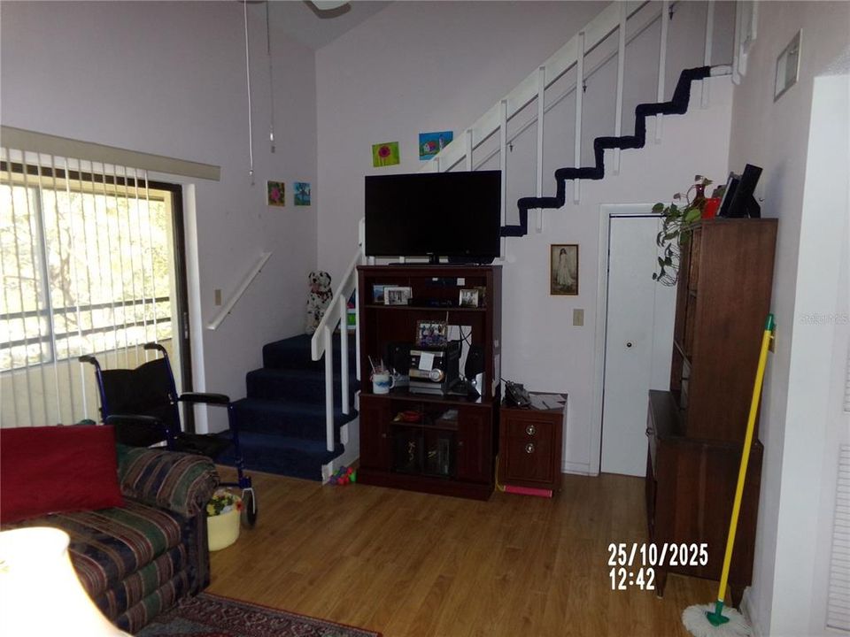 待售: $239,500 (2 贝兹, 2 浴室, 1306 平方英尺)