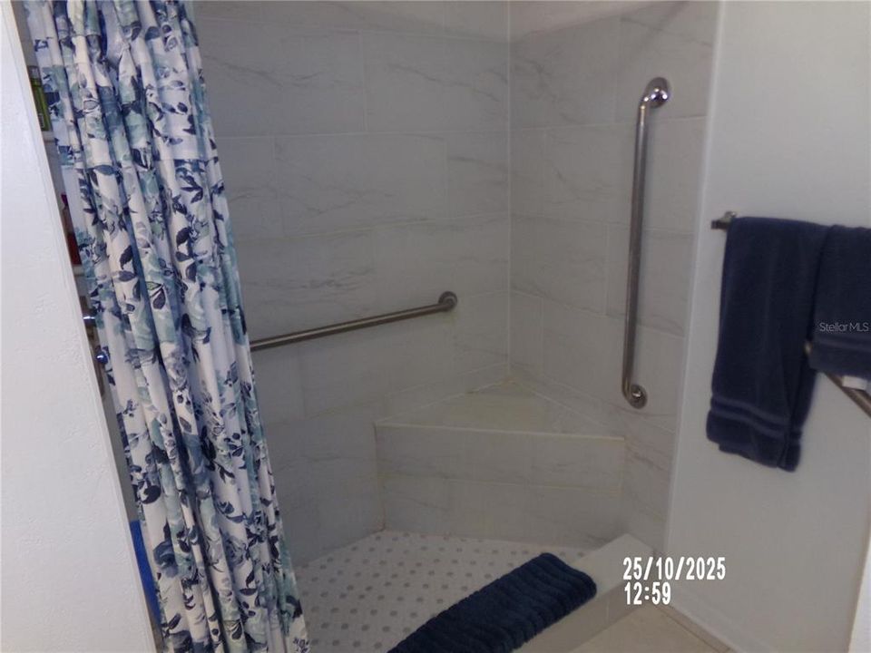 待售: $239,500 (2 贝兹, 2 浴室, 1306 平方英尺)