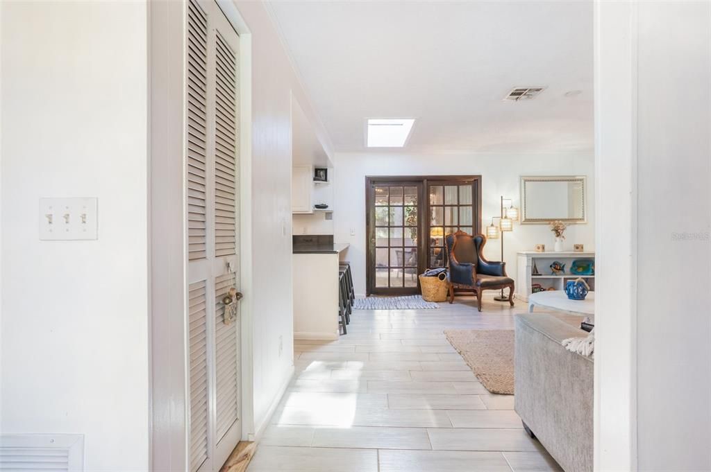 待售: $495,000 (4 贝兹, 2 浴室, 1939 平方英尺)