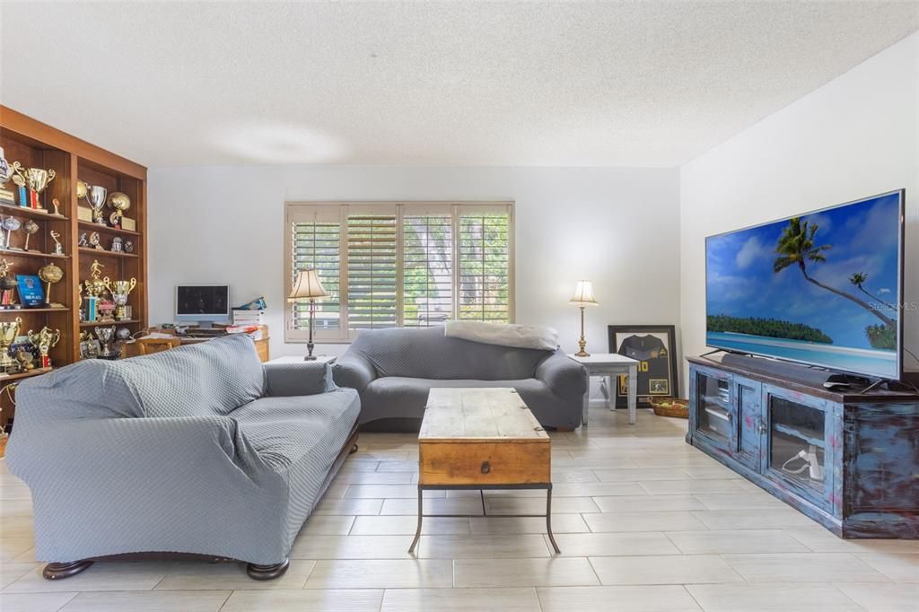 待售: $495,000 (4 贝兹, 2 浴室, 1939 平方英尺)