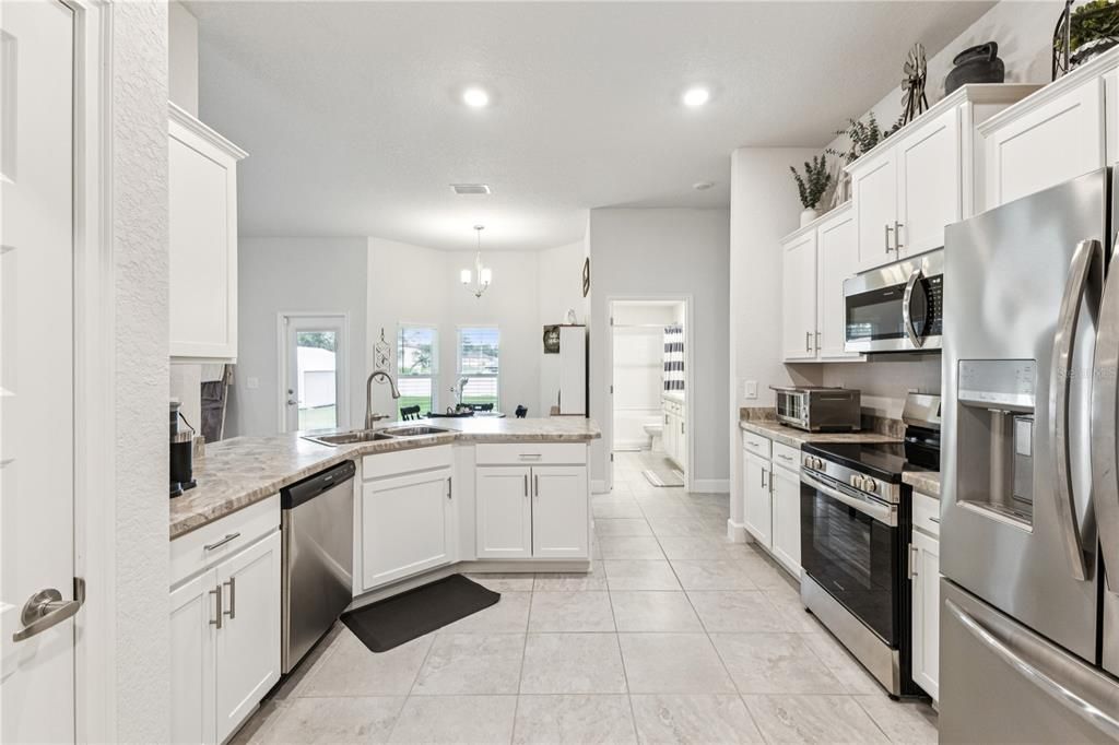 En Venta: $474,900 (4 camas, 3 baños, 2508 Pies cuadrados)