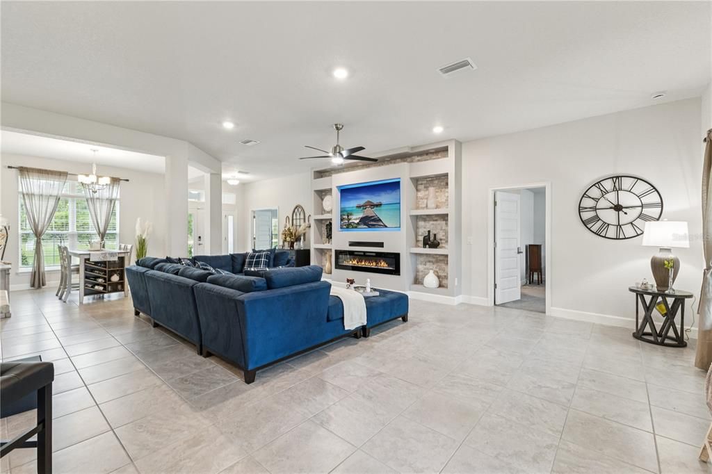 En Venta: $474,900 (4 camas, 3 baños, 2508 Pies cuadrados)