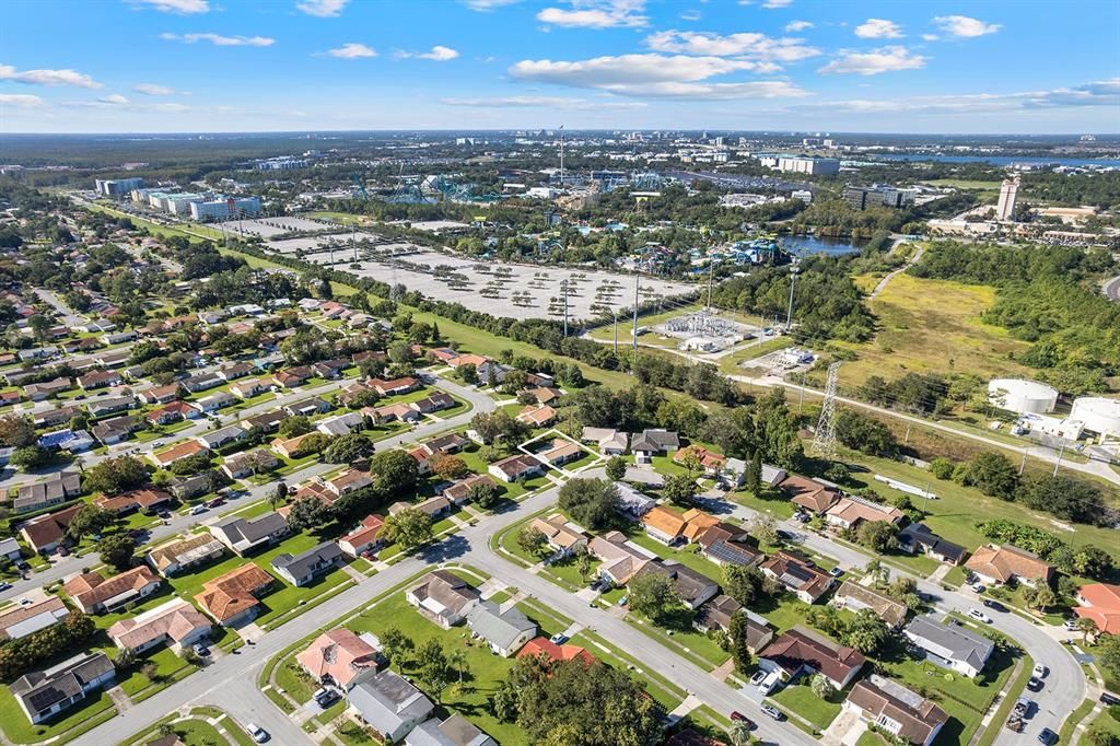 合同活跃: $315,000 (2 贝兹, 2 浴室, 1070 平方英尺)